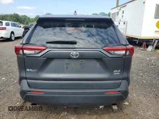 2023 Toyota RAV4 XLE z VIN 2T3P1RFV3PW329946, wystawiony jako Copart lot #63818595 z przebiegiem 45 428 mil mil oraz Szkoda całkowita • Salvage title. Historia ofert i sprzedaży dostępna na DreamBid. Obrazek 6.