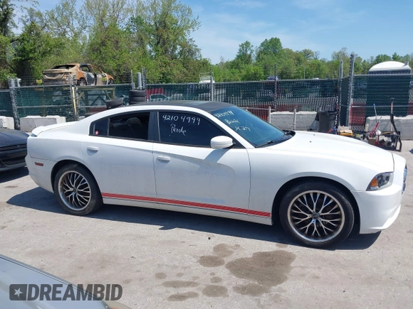 2014 Dodge Charger SE with VIN 2C3CDXBG2EH258886, listed as a IAAI auction lot 42104999 with 185,723 mi miles. Bid and sale history available at carsss.com. Image 13.