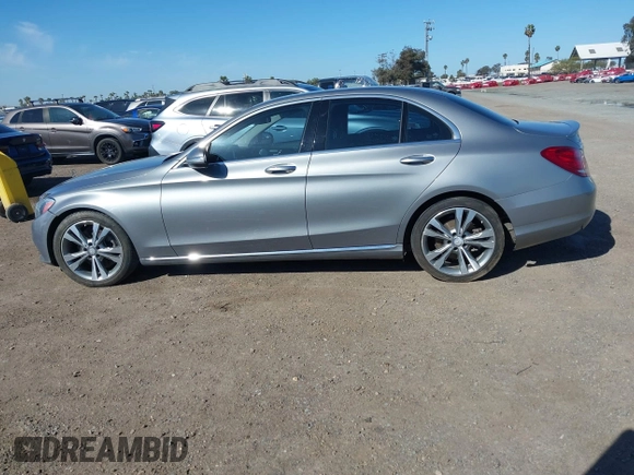 2015 Mercedes-Benz C 300 z VIN 55SWF4JB7FU049897, wystawiony jako IAAI lot #41795671 z przebiegiem 137 194 mil mil oraz . Historia ofert i sprzedaży dostępna na DreamBid. Obrazek 14.