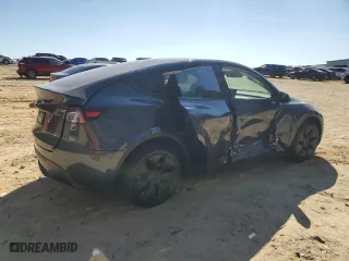 2025 Tesla Model Y Long Range with VIN 7SAYGDEE7SA345301, listed as a Copart auction lot 46693835 with 1,733 mi miles and Salvage Title. Bid and sale history available at carsss.com. Image 3.