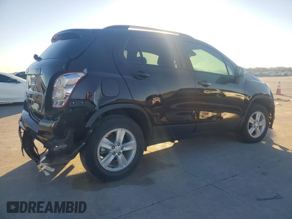 2021 Chevrolet Trax LT with VIN KL7CJPSM1MB365880, listed as a Copart auction lot 86573954 with 4,960 mi miles and Salvage title. Bid and sale history available at DreamBid. Image 3.