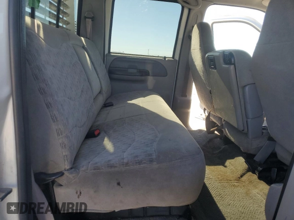 2000 Ford F-350 XL with VIN 3FTSW30F7YMA72223, listed as a Copart auction lot 81574774 with 203,727 mi miles and Salvage Title. Bid and sale history available at DreamBid. Image 10.