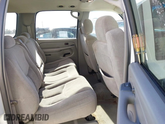 2005 Chevrolet Suburban LT with VIN 1GNEC16Z55J106137, listed as a IAAI auction lot 41235825 with 231,042 mi miles and . Bid and sale history available at DreamBid. Image 8.