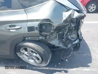 2022 Hyundai Tucson SEL with VIN 5NMJB3AE3NH069301, listed as a IAAI auction lot 42366081 with 26,971 mi miles and . Bid and sale history available at DreamBid. Image 6.