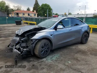 2024 Tesla Model Y Long Range с VIN 7SAYGDEE1RF161579, выставлен на аукционе Copart как лот 59901495 с пробегом 38 556 миль миль и Списание • Salvage title. История ставок и продаж доступна на DreamBid. Изображение 1.