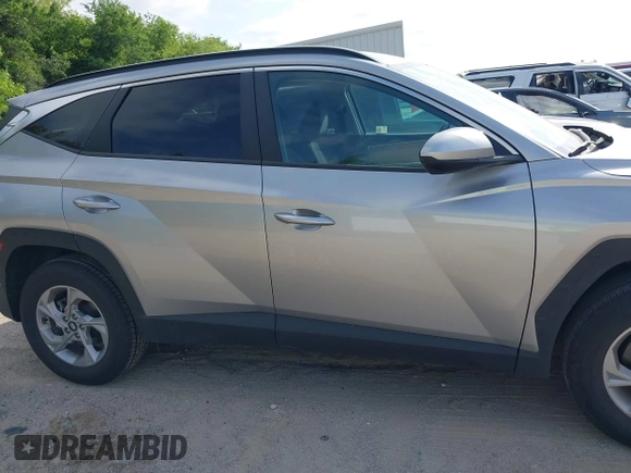 2024 Hyundai Tucson SEL with VIN 5NMJBCDE9RH345305, listed as a IAAI auction lot 42054135 with 33,947 mi miles. Bid and sale history available at carsss.com. Image 13.