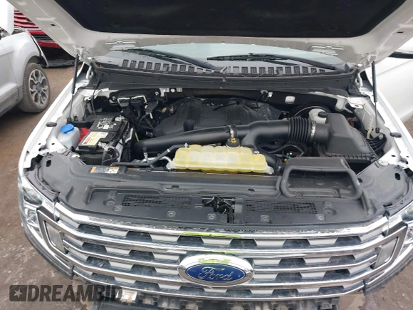 2019 Ford Expedition XLT with VIN 1FMJU1HT9KEA37773, listed as a IAAI auction lot 41537479 with 91,544 mi miles. Bid and sale history available at carsss.com. Image 10.