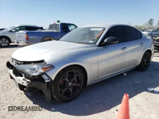 2018 Alfa Romeo Giulia Ti Sport with VIN ZARFAECN8J7568961, listed as a Copart auction lot 40766043 with 24,794 mi miles. Bid and sale history available at carsss.com. Image 1.