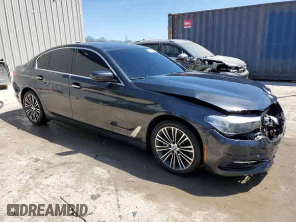 2018 BMW 5 Series 530i xDrive z VIN WBAJA7C50JG909279, wystawiony jako Copart lot #56416235 z przebiegiem Nie podano mil oraz Nie do naprawy • Non repairable. Historia ofert i sprzedaży dostępna na DreamBid. Obrazek 4.