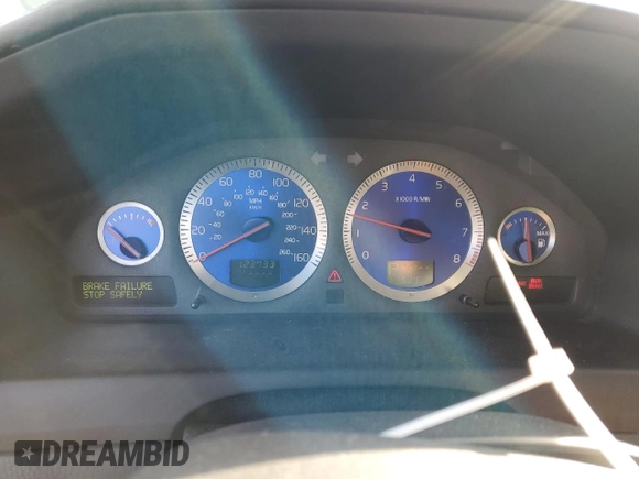 2004 Volvo S60 R with VIN YV1RH52Y342387597, listed as a Copart auction lot 87506725 with 123,733 mi miles and Salvage Title. Bid and sale history available at carsss.com. Image 9.