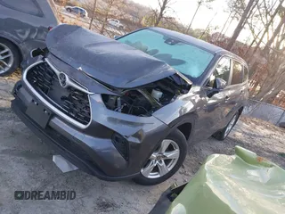 2023 Toyota Highlander L z VIN 5TDKDRBH2PS039426, wystawiony jako IAAI lot #41572761 z przebiegiem 28 220 mil mil oraz . Historia ofert i sprzedaży dostępna na DreamBid. Obrazek 2.