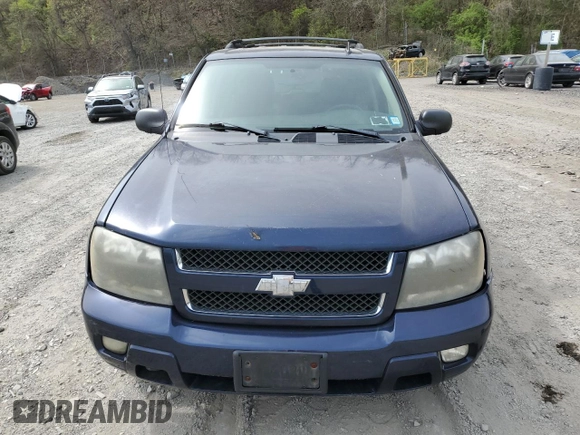 2009 Chevrolet TrailBlazer LT w/2LT with VIN 1GNDT33S692100684, listed as a Copart auction lot 54675105 with 177,098 mi miles and Clean Title. Bid and sale history available at carsss.com. Image 5.