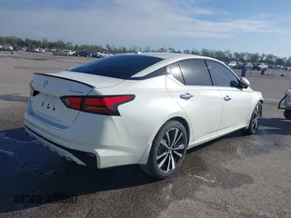 2019 Nissan Altima 2.5 Platinum with VIN 1N4BL4FV7KC219605, listed as a IAAI auction lot 40867438 with 80,208 mi miles. Bid and sale history available at carsss.com. Image 4.