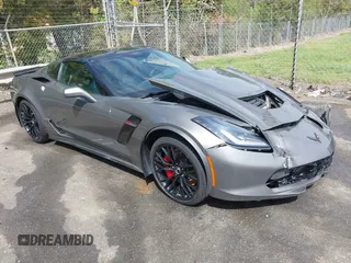 2015 Chevrolet Corvette Z06 3LZ z VIN 1G1YT2D62F5600947, wystawiony jako IAAI lot #42045718 z przebiegiem 69 301 mil mil oraz . Historia ofert i sprzedaży dostępna na DreamBid. Obrazek 1.