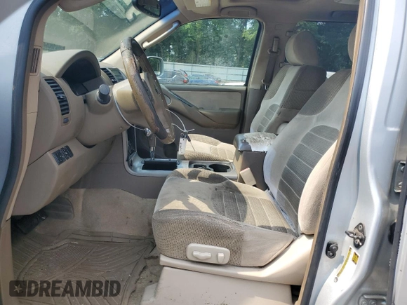 2006 Nissan Pathfinder SE z VIN 5N1AR18U66C613444, wystawiony jako Copart lot #59494365 z przebiegiem 218 903 mil mil oraz Czysty tytuł • Clean title. Historia ofert i sprzedaży dostępna na DreamBid. Obrazek 7.