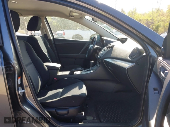 2010 Mazda 3 i Touring with VIN JM1BL1SG1A1328989, listed as a IAAI auction lot 42162425 with 84,820 mi miles and . Bid and sale history available at carsss.com. Image 5.