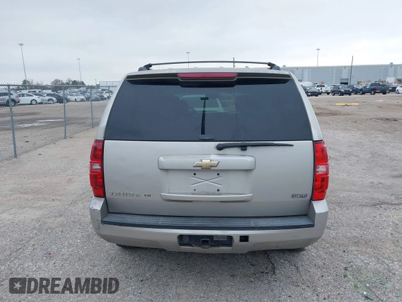 2009 Chevrolet Tahoe 2LT z VIN 1GNEC23379R258434, wystawiony jako IAAI lot #41558672 z przebiegiem 133 646 mil mil oraz . Historia ofert i sprzedaży dostępna na DreamBid. Obrazek 16.