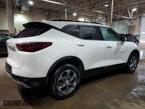 2023 Chevrolet Blazer LT z VIN 3GNKBJRS4PS204209, wystawiony jako Copart lot #41492645 z przebiegiem 43 848 mil mil oraz Czysty tytuł • Clean title. Historia ofert i sprzedaży dostępna na DreamBid. Obrazek 3.