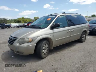 2005 Chrysler Town & Country Touring with VIN 2C8GP54L35R523262, listed as a Copart auction lot 68289354 with 221,475 mi miles and Clean Title. Bid and sale history available at DreamBid. Image 1.