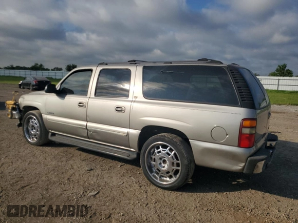 2000 Chevrolet Suburban LT with VIN 3GNEC16T0YG143890, listed as a Copart auction lot 72273534 with 242,305 mi miles and Salvage Title. Bid and sale history available at carsss.com. Image 2.