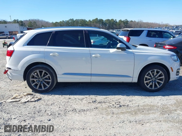 2017 Audi Q7 Premium Plus with VIN WA1LAAF78HD009287, listed as a IAAI auction lot 41327189 with 121,483 mi miles. Bid and sale history available at carsss.com. Image 13.