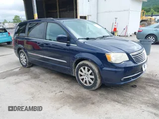 2013 Chrysler Town & Country Touring z VIN 2C4RC1BG4DR775847, wystawiony jako IAAI lot #42312814 z przebiegiem 119 815 mil mil oraz . Historia ofert i sprzedaży dostępna na DreamBid. Obrazek 1.