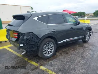 2025 Genesis GV80 Standard z VIN KMUHFESB7SU241172, wystawiony jako IAAI lot #42208893 z przebiegiem 7748 mil mil oraz . Historia ofert i sprzedaży dostępna na DreamBid. Obrazek 4.