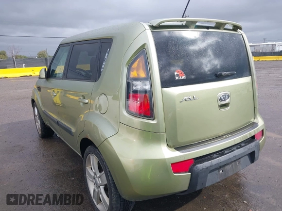 2011 Kia Soul + with VIN KNDJT2A20B7201270, listed as a IAAI auction lot 41764745 with 178,534 mi miles. Bid and sale history available at carsss.com. Image 3.