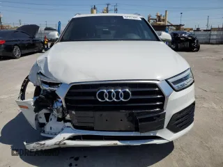 2018 Audi Q3 Premium Plus with VIN WA1HCCFS0JR008529, listed as a Copart auction lot 54701695 with 54,391 mi miles and Salvage title. Bid and sale history available at DreamBid. Image 5.
