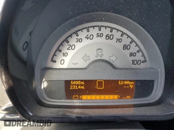 2015 Smart fortwo Passion z VIN WMEEJ9AA7FK825787, wystawiony jako Copart lot #47802865 z przebiegiem 5098 mil mil oraz Tytuł czysty. Historia ofert i sprzedaży dostępna na DreamBid. Obrazek 9.