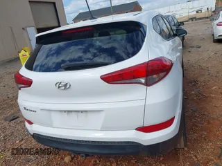 2017 Hyundai Tucson SE z VIN KM8J23A49HU580043, wystawiony jako IAAI lot #42181640 z przebiegiem 113 976 mil mil oraz . Historia ofert i sprzedaży dostępna na DreamBid. Obrazek 16.