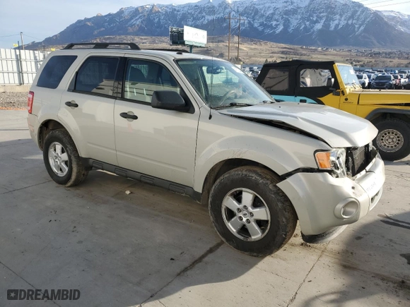 2009 Ford Escape XLT with VIN 1FMCU93G89KA56814, listed as a Copart auction lot 48733485 with 124,063 mi miles and Salvage Title. Bid and sale history available at carsss.com. Image 4.