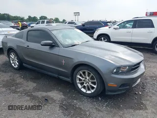 2011 Ford Mustang V6 with VIN 1ZVBP8AM4B5130399, listed as a IAAI auction lot 42277888 with 182,275 mi miles and . Bid and sale history available at DreamBid. Image 1.