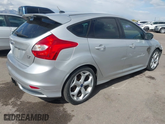 2014 Ford Focus ST with VIN 1FADP3L94EL422471, listed as a IAAI auction lot 41950492 with 80,440 mi miles and . Bid and sale history available at carsss.com. Image 4.