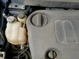 2017 Dodge Journey SXT z VIN 3C4PDCBG2HT573009, wystawiony jako Copart lot #81857725 z przebiegiem 138 687 mil mil oraz Szkoda całkowita • Salvage title. Historia ofert i sprzedaży dostępna na DreamBid. Obrazek 14.