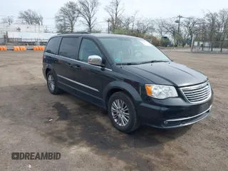 2014 Chrysler Town & Country Touring-L with VIN 2C4RC1CG2ER214952, listed as a IAAI auction lot 42083166 with 188,494 mi miles. Bid and sale history available at carsss.com. Image 1.
