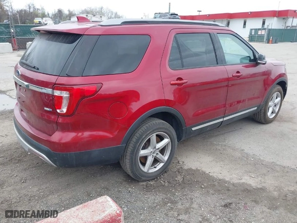 2017 Ford Explorer XLT with VIN 1FM5K8DH3HGC08256, listed as a IAAI auction lot 41955071 with 44,132 mi miles. Bid and sale history available at carsss.com. Image 4.