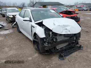 2018 Kia Optima LX with VIN 5XXGT4L31JG241732, listed as a IAAI auction lot 41943174 with 68,327 mi miles. Bid and sale history available at carsss.com. Image 1.