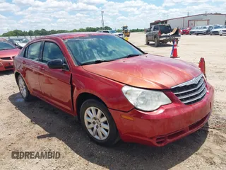 2010 Chrysler Sebring Touring z VIN 1C3CC4FB0AN187883, wystawiony jako IAAI lot #42185234 z przebiegiem 216 471 mil mil oraz . Historia ofert i sprzedaży dostępna na DreamBid. Obrazek 1.