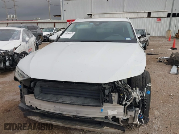 2022 Audi e-tron Premium Plus with VIN WA1LAAGE6NB033284, listed as a IAAI auction lot 41784457 with 30,964 mi miles and . Bid and sale history available at DreamBid. Image 13.