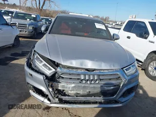 2018 Audi SQ5 Prestige z VIN WA1C4AFY5J2134488, wystawiony jako IAAI lot #41430184 z przebiegiem 82 332 mil mil oraz . Historia ofert i sprzedaży dostępna na DreamBid. Obrazek 13.