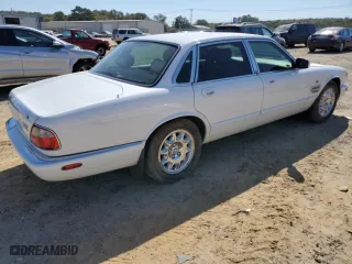 2000 Jaguar XJ with VIN SAJDA14C2YLF11720, listed as a Copart auction lot 73523584 with 119,188 mi miles and Clean Title. Bid and sale history available at carsss.com. Image 3.