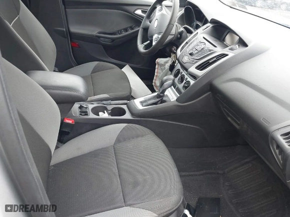 2014 Ford Focus SE with VIN 1FADP3F22EL425173, listed as a IAAI auction lot 41688732 with NaN miles. Bid and sale history available at carsss.com. Image 5.