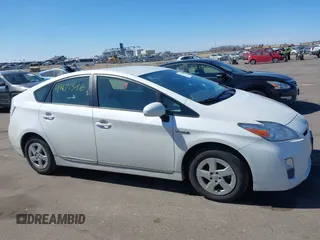 2011 Toyota Prius I with VIN JTDKN3DU1B0270124, listed as a IAAI auction lot 41871546 with 272,088 mi miles. Bid and sale history available at carsss.com. Image 13.