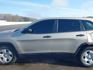 2015 Jeep Cherokee Sport с VIN 1C4PJLABXFW561115, выставлен на аукционе IAAI как лот 41969932 с пробегом 120 026 миль миль и . История ставок и продаж доступна на DreamBid. Изображение 14.