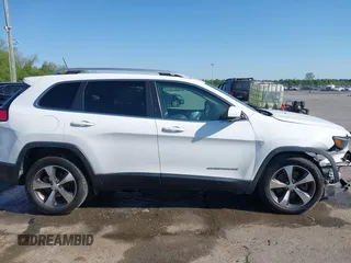 2020 Jeep Cherokee Limited z VIN 1C4PJLDB4LD595411, wystawiony jako IAAI lot #42036551 z przebiegiem 65 087 mil mil oraz . Historia ofert i sprzedaży dostępna na DreamBid. Obrazek 13.