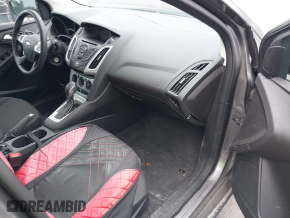 2014 Ford Focus SE with VIN 1FADP3K20EL104271, listed as a IAAI auction lot 39596262 with 81,021 mi miles. Bid and sale history available at carsss.com. Image 5.