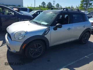 2013 MINI Countryman S z VIN WMWZC3C52DWP22139, wystawiony jako IAAI lot #42060025 z przebiegiem 210 124 mil mil oraz . Historia ofert i sprzedaży dostępna na DreamBid. Obrazek 2.