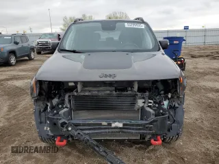 2020 Jeep Renegade Trailhawk z VIN ZACNJBC19LPL42478, wystawiony jako Copart lot #55299935 z przebiegiem 42 355 mil mil oraz Szkoda całkowita • Salvage title. Historia ofert i sprzedaży dostępna na DreamBid. Obrazek 5.