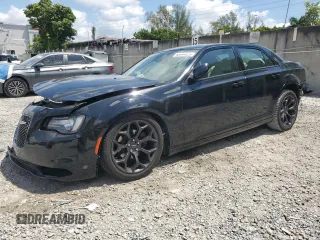 2019 Chrysler 300 with VIN 2C3CCABG8KH508305, listed as a Copart auction lot 53544525 with 112,800 mi miles and Non Repairable. Bid and sale history available at carsss.com. Image 1.